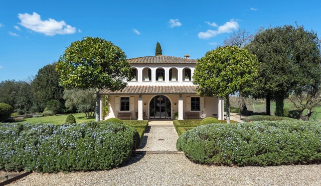 Villa Bergamotti | Pool, view in Tuscany Hills