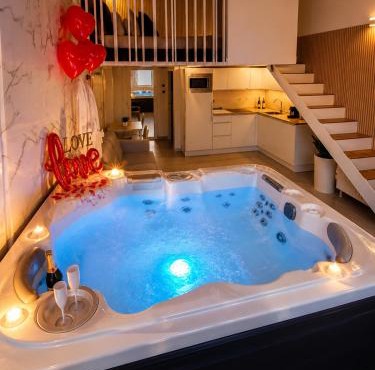 Villa Bono Romantic Suite & Private Jacuzzi