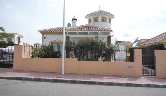 Villa 'Capricho' with Mountain View, Pool and Wi-Fi