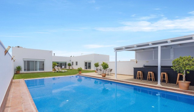 Villa 'Casa Rural Camino del Torero' with Pool & Wi-Fi