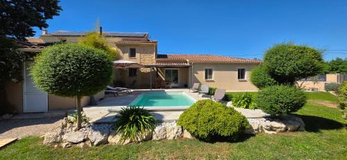 Villa Elara provençale avec piscine 4 étoiles