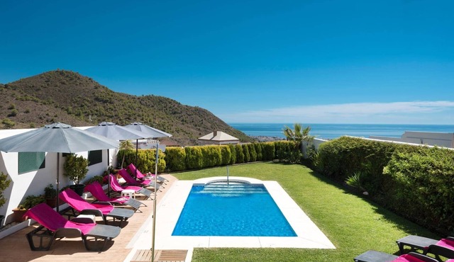 Villa Fuente by Villa Plus