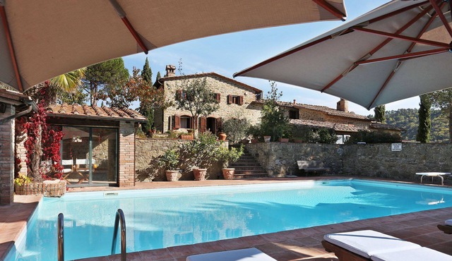 Villa in Gaiole In Chianti with 4 bedrooms sleeps 8