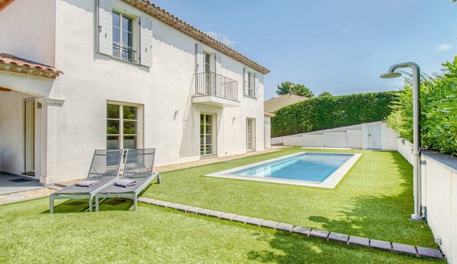 Villa in Le Plan-de-la-Tour with Pool