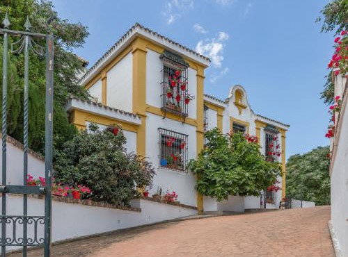 Villa in Priego with pool near Sierras Subbéticas