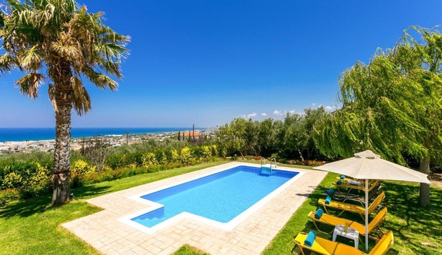Villa Kastellaki by Villa Plus