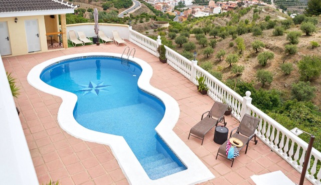 Villa 'Soraida' with Mountain and Sea Views, Wi-Fi