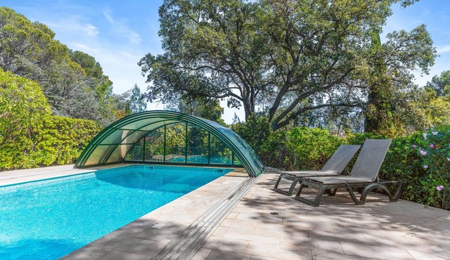 Villa 'St Raphaël, Collines' with Private Pool, Wi-Fi and Air Conditioning