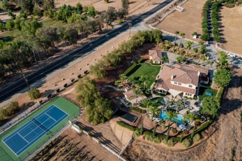 Villa Verdot 6BR Estate w Pool Tennis Basketball