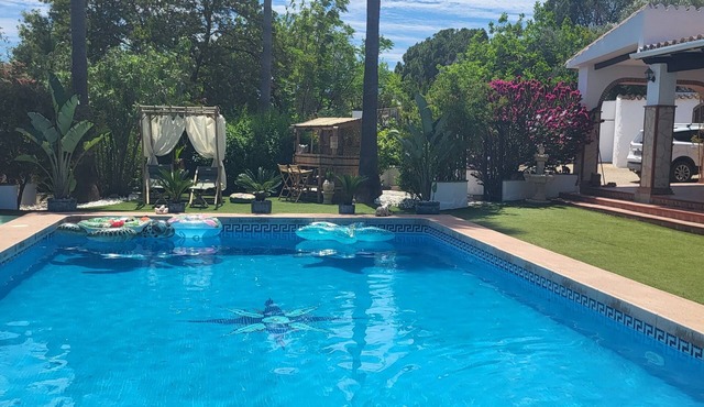 Villa with large pool in a paradise setting between Marbella and Malaga