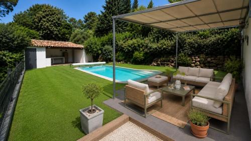 Villa with Pool & Pool House