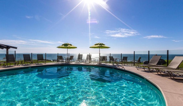 Wave Crest Resort