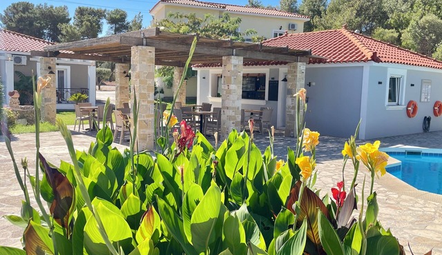 Zeus Hotel