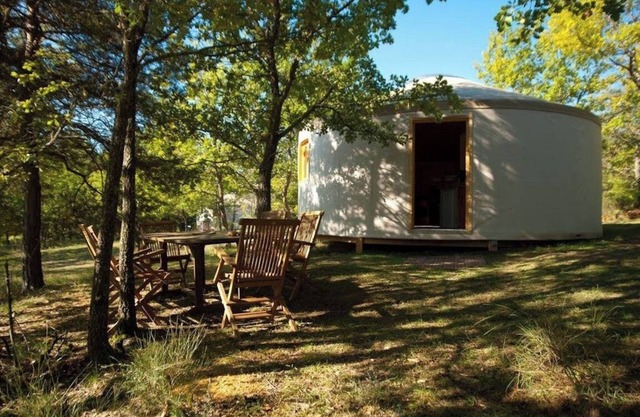Yurt Swimming 