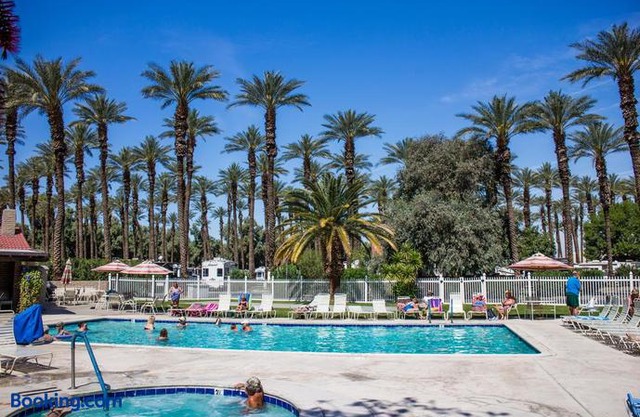 Palm Springs Camping Resort Cottage 1