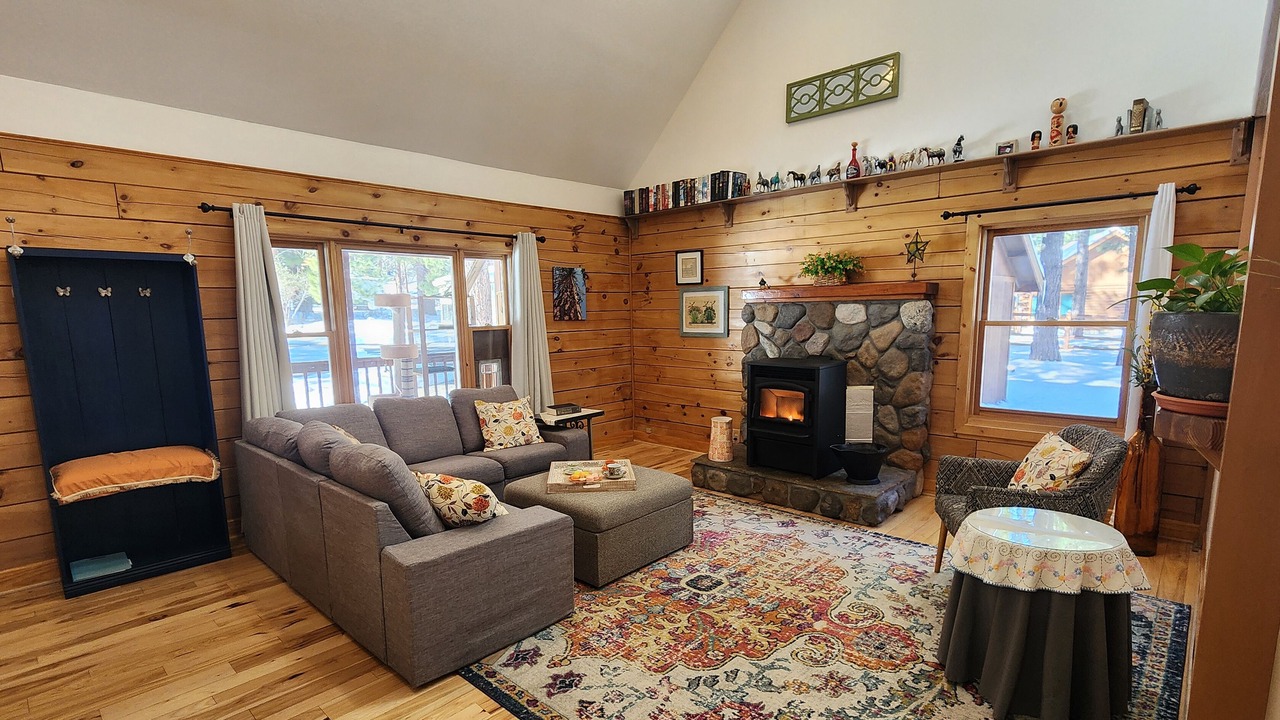 Photo of Livingroom in Galena Forest Estates