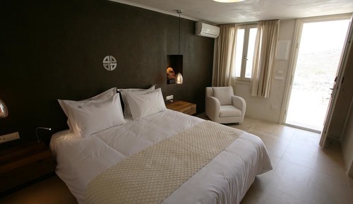 Superior Suite, Hot Tub (Helios)