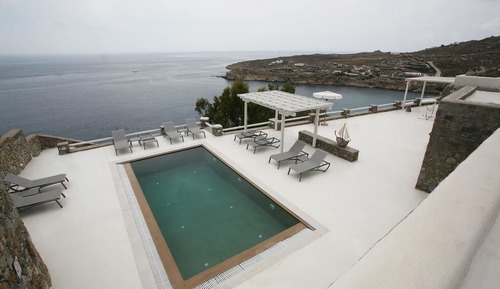 Villa (Melaina)