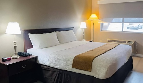 Room, 1 King Bed, Non Smoking (Efficiency)