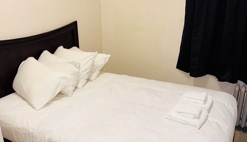 Double Room (Basic Double Shared Bath, 1 Queen)