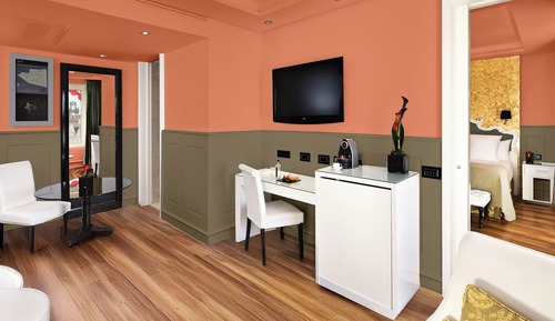Suite, 1 Bedroom (Red Level (2+1))
