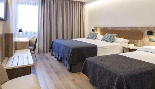 Twin Room, Mobility Accessible, Pool View (NO TERRACE)