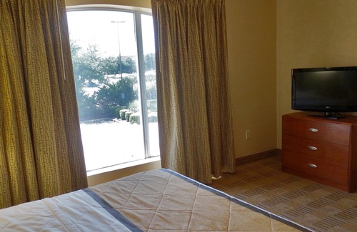 West Park Community Hotel | Extended Stay America Suites - Bakersfield - Chester Lane