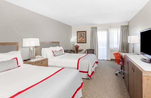 Garden Grove Hotel | Ramada Plaza by Wyndham Garden Grove/Anaheim South